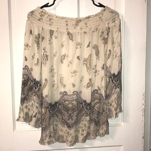 Off-shoulder blouse